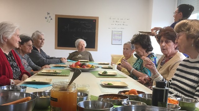 Cafi de souvenirs, d’odeurs et de saveurs qui boulèguent L’Oustaou de Lure